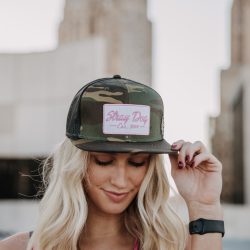 Trucker hat – Camo with pink patch(1)
